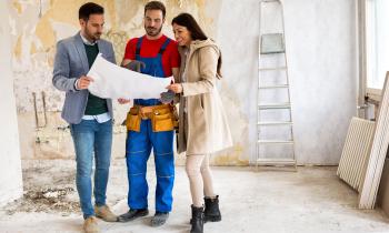 Il est possible d'inclure le coût des travaux dans votre prêt immobilier ou d'opter pour un prêt travaux. © didesign - Adobe Stock