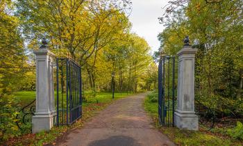 Une entrée de manoir