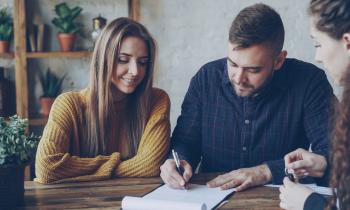 La condition suspensive est très protectrice pour l'acquéreur et diminue les risques de pertes financières. © silverkblack - Getty images