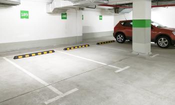 Les parkings souterrains comptent de nombreuses places inutilisées, qui sont réquisitionnées et mises en location par Yespark. © Ground Picture - Shutterstock