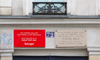 La plaque commémorative de Édith Piaf