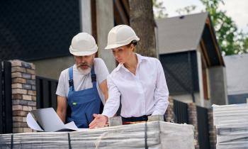 personnes sur un chantier maison