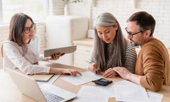 L’assurance emprunteur peut représenter jusqu’à 30 % du coût d’un crédit. © Inside Creative House - Getty Images