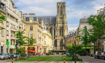 En quittant Paris pour Reims, votre pouvoir d’achat immobilier augmentera de 57 mètres carrés. © southtownboy – Getty Images