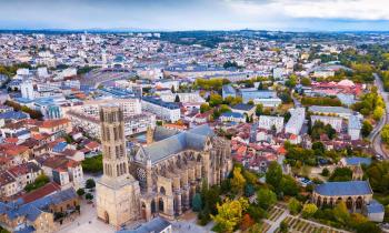 Saint-Etienne arrive en tête des villes où il est le moins difficile de trouver un logement étudiant. © JackF - Getty images