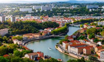 Lyon va accueillir le premier bâtiment sans chauffage ni climatisation, qui va offrir une température confortable toute l'année. © Gregory_DUBUS - Getty images