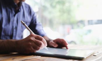 Signature d'un contrat sur tablette