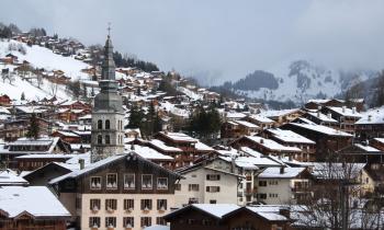 Meublé touristique à la Montagne : autogestion ou délégation de la gestion ? © Eric Bascol - Getty Images
