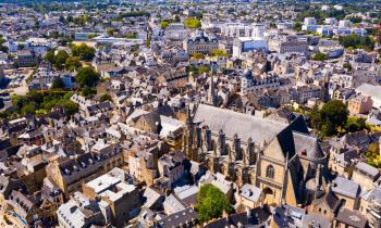 Rennes dispose de nombreux espaces verts, répartis sur l’ensemble de son territoire. © JackF - Getty Images