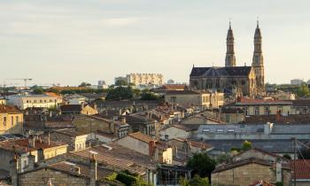 Bègles connaît un renouveau grâce à des projets de réaménagement urbain et à une attractivité croissante. © DaylightLoren - Getty images