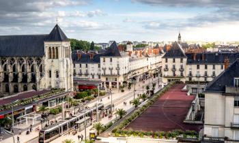 Tours vue aérienne investir