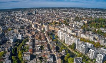 À Rennes, les délais de vente ont baissé de 7 jours sur 1 mois. © Jacob Boomsma - Getty Images