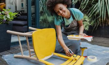 Comment redonner vie à vos meubles en bois ?