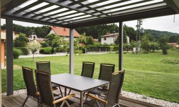 Comment bien entretenir sa pergola bioclimatique