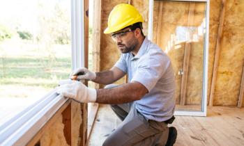 L'isolation et le remplacement des fenêtres font partie des travaux les plus prisés des Français. © ferrantraite - Getty images