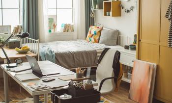 La location de chambres meublées est une pratique encadrée par la loi. © svetikd – Getty Images