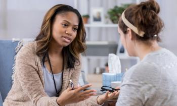 Destiné aux ménages modestes, le logement social offre des loyers inférieurs à ceux du marché, tout en garantissant des logements décents.. © SDI Productions - Getty images