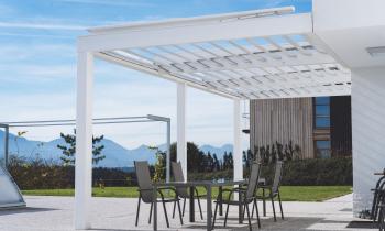 Installer soi-même une pergola : bonne ou mauvaise idée ?