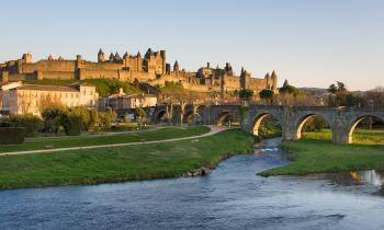 Carcassonne accueille l’arrivée de la 15e étape du Tour 2025. © JavierGil1000 – Getty Images