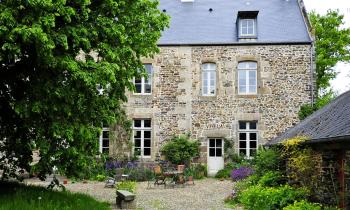 La taxe habitation résidence secondaire inoccupée ou occupée est due par le propriétaire ou l’usufruitier d’un logement utilisé à titre de résidence secondaire. © PeterAprahamian - Getty images