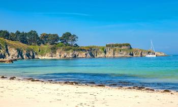 Belle-Île-en-Mer abrite l’une des plus belles plages du Morbihan. © Oliver Dralam – Getty Images
