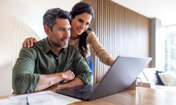 La règle des 1 % s’adresse aux investisseurs qui souhaitent acheter un bien immobilier dans l’optique de le mettre en location et d’en retirer des revenus. © Hispanolistic - Getty images