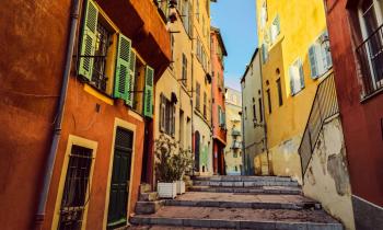 Nice recèle de nombreux trésors gratuits — parfaits pour les voyageurs au budget serré ou pour ceux qui aiment flâner sans contrainte. © Michal Krakowiak - Getty images