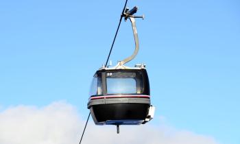 Le téléphérique urbain d'Île-de-France relie Villeneuve-Saint-Georges à Créteil en 18 minutes.
