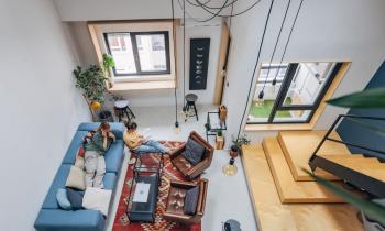 Les appartements duplex sont très prisés par les jeunes actifs. © Getty Images - South_agency