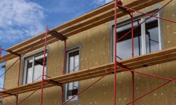 Isolation logement : guide complet des travaux, prix et aides pour bien isoler. © sergei scherbak - Getty Images.