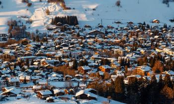 Megève reste une référence pour les acquéreurs à la recherche d’un chalet à la montagne. © anshar73 – Getty Images