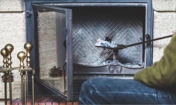 Chauffage au bois : 5 astuces anti-gaspi pour donner une nouvelle vie à votre cendre.