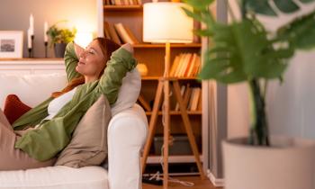 Rafraîchir sa déco en ce début d'année permet d'obtenir un intérieur plus personnalisé et confortable. © Igor Suka - Getty images