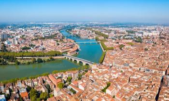 Toulouse fait partie des métropoles où le flux de nouvelles annonces progresse plus rapidement que le stock. © saiko3p – Getty Images