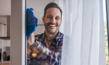 Quels ingrédients naturels pour nettoyer ses vitres sans laisser de traces ?