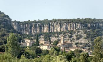 L'arrière pays de Montpellier regorge de charmants petits villages où il fait bon vivre. © Getty Images
