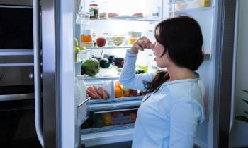 Le liège neutralise les mauvaises odeurs dans le réfrigérateur.