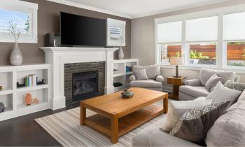 Entre sécurité, performance énergétique et modernisation esthétique, la rénovation d’une cheminée est une étape à ne pas négliger. © hikesterson- Getty images