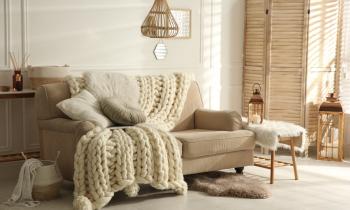 Cozymaxxing : la tendance déco qui transforme votre intérieur en cocon.