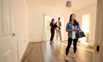 Pour trouver un logement étudiant à temps, anticipation et organisation sont les maîtres mots. © sturti - Getty Images