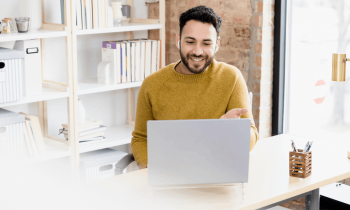 La loi a mis en place un "droit à la fibre" qui empêche les bailleurs d'infliger des refus abusifs à leurs locataires concernant l'installation de la fibre. © SDI Productions - Getty images