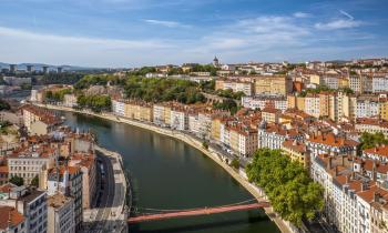 Hausse des prix et baisse des délais de vente : Lyon fait partie des villes les plus dynamiques de France. © yujie chen - Getty Images