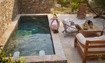 La plunge pool, la mini-piscine qui s'installe partout.