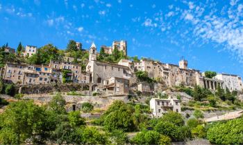 Montbrun-les-Bains, une pépite de la Drôme provençale.