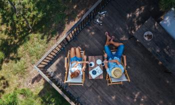 Terrasse : 6 façons de créer de l'ombre sans se ruiner.
