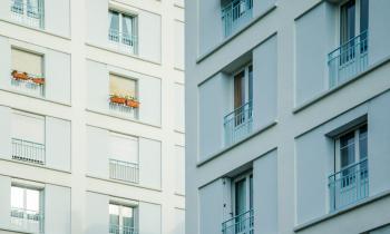Logement : ce que proposent Olivier Faure et François Hollande pour 2027.