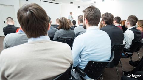 Reconfinement oblige, les assemblées générales des copropriétaires se dérouleront en visio. © Georgijevic Reconfinement : est-ce que je peux participer à l’assemblée générale des copropriétaires ?