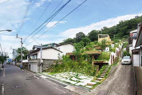 Au Japon, un immeuble incroyable s'inspire des maisons des hobbits