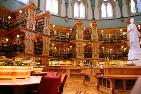 10 magnifiques bibliothèques anciennes dans le monde