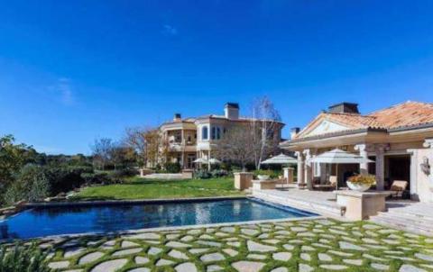 Britney Spears s’offre un château de 1 230 m² !